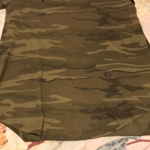 T shirt - Picture 4 of 4